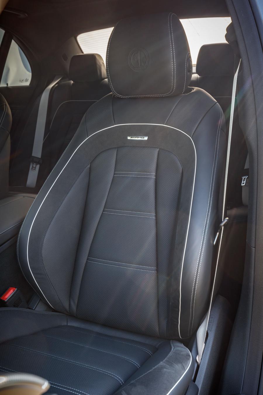 Детали интерьера Mercedes-AMG E63 S 4Matic+ 2017 года  (UK) (фото 21 из 40)